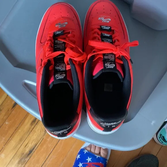 You’re beautiful Uptown’s hyper infrared lightly worn size 13 very comfortable You main image 4